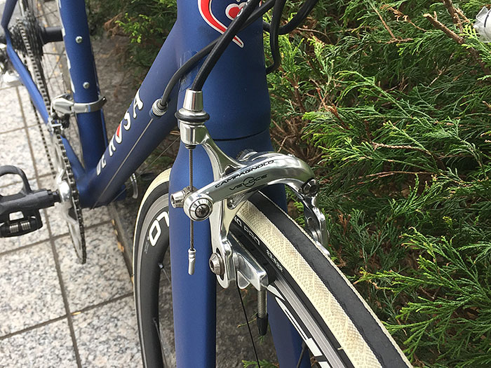 MADE IN ITALYのアルミフレームが魅せる流石の官能性能。DE ROSA TEAM VELOCE インプレ | 自転車買取クラウンギアーズブログ